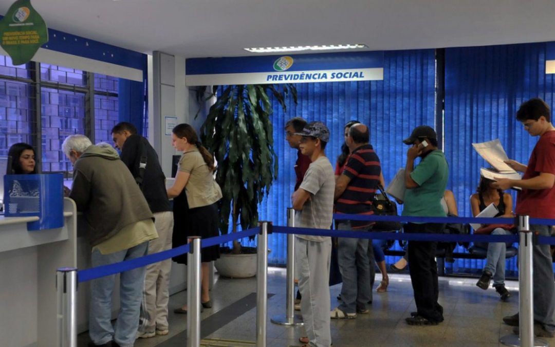 Revisão anual de vencimentos não é obrigatória, mas Executivo deve justificar